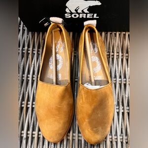 Sorel Ella slip on Brand new in Camel Brown Size 8.5